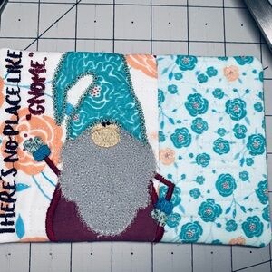 Gnome mug rug